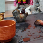 Färgskiftande tea pet häst med guldtacka