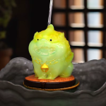 Pixiu-figur i resin för tebrickan med färgskiftning — Ljus gulgrön