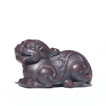 Pixiu tea pet med reliefsnirklar