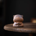 Tea pet i keramik för gongfu-te med flera motiv — Figur med stora ögon