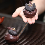 Tea pet i Yixinglera, handgjord figur