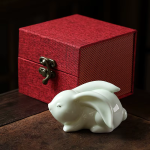 Tea pet-kanin med hängande öron — Liggande blank med presentask