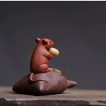 Tea pet mus med börsformad sockel
